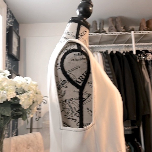 STUNNING, ZARA white cape. In size M - Picture 6 of 15